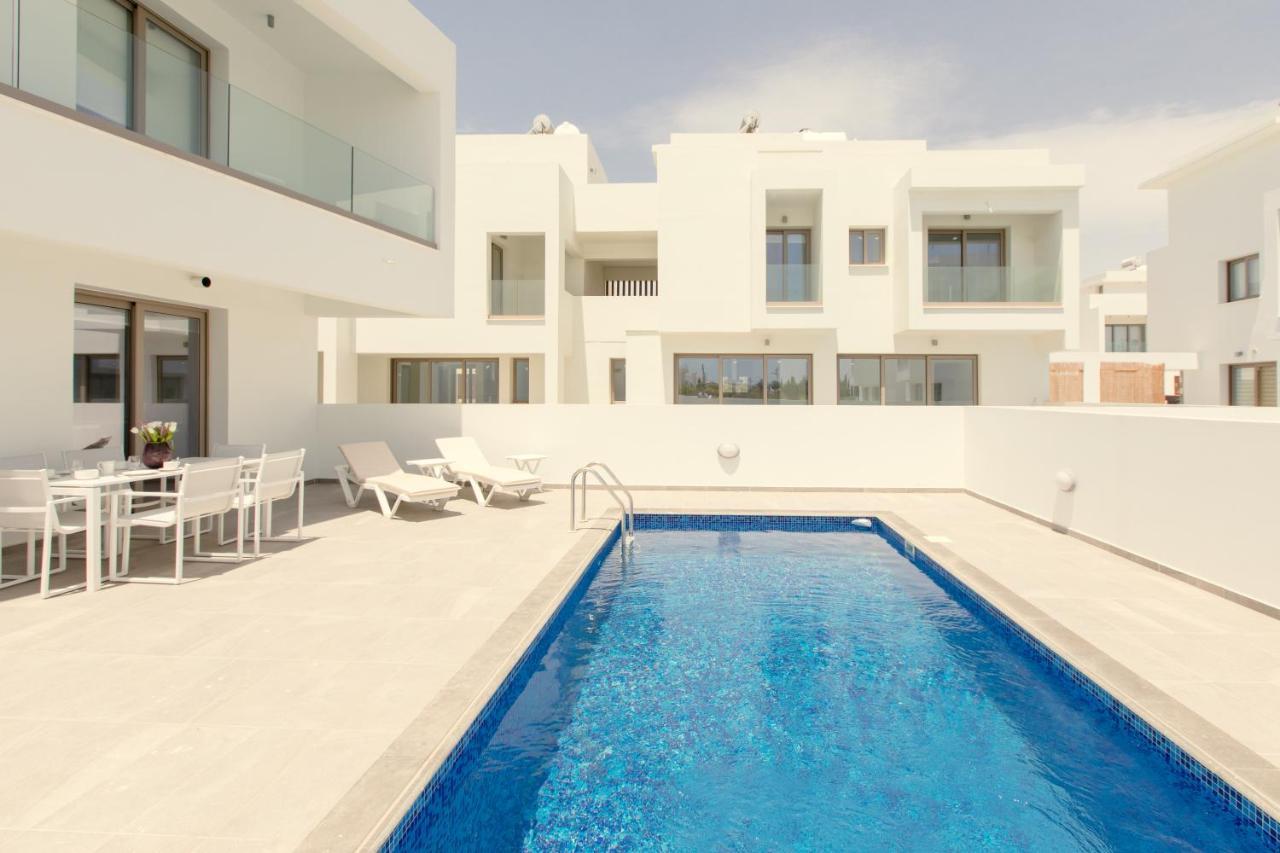 Palm Tree Villas Livadhia Zewnętrze zdjęcie