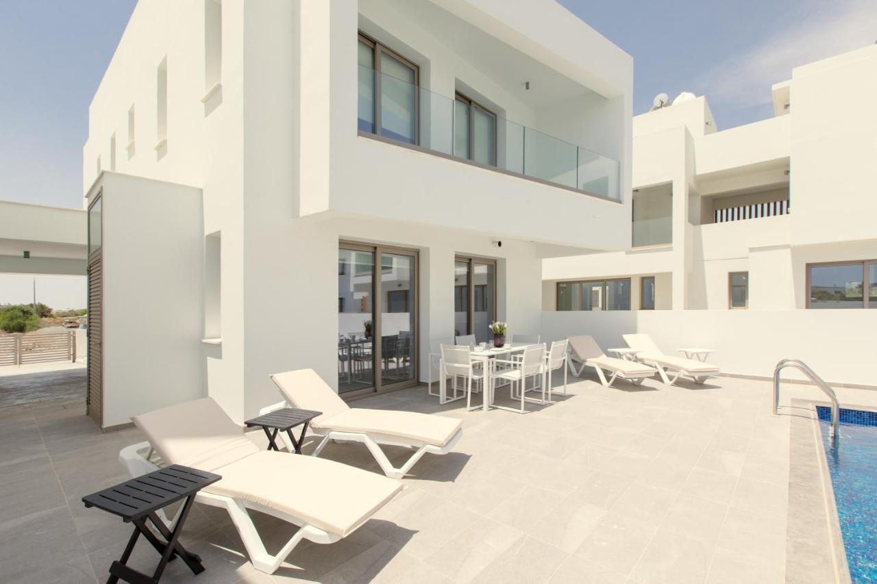Palm Tree Villas Livadhia Zewnętrze zdjęcie